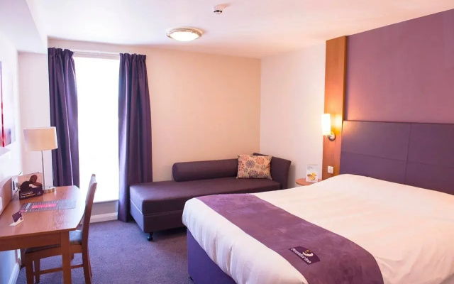 Premier Inn Stockport South