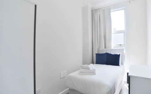 Studio Apartment In Euston