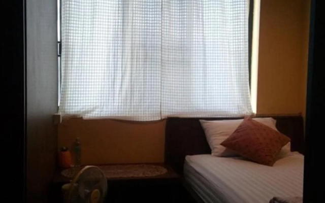 Easy Maesai Hostel