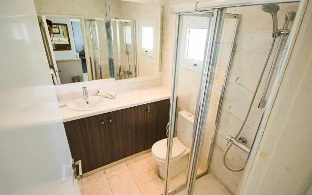 2 Br Villa Blue Phoenix - Chg 8911