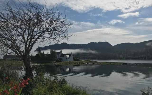 24 Harbour Street, Plockton - Stunning sea views & private garden