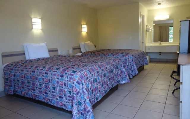 Super 6 Inn & Suites