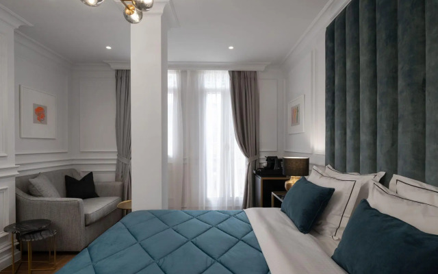 Praxitelous Luxury Suites