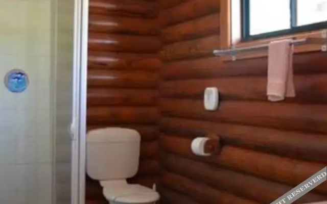 Western Ki Caravan Park Cabins