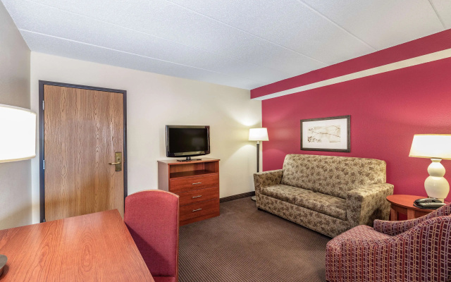SureStay Plus Hotel by Best Western Litchfield