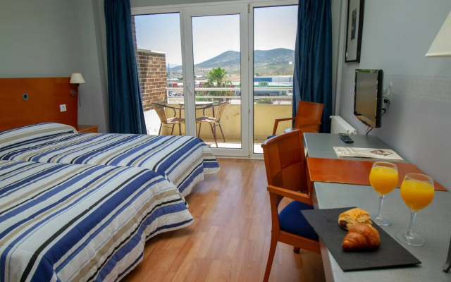 Hotel Azar