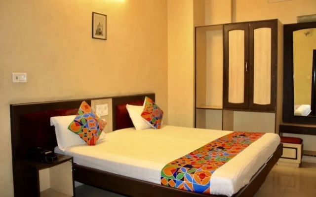 Hotel Rajlaxmi Palace