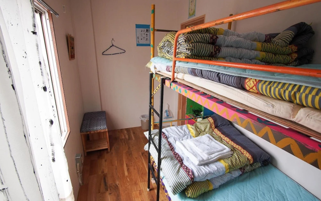 Cocoroom Guesthouse Cafe and Garden - Hostel