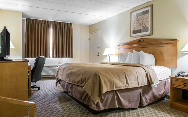 Quality Inn & Suites Fairview - Erie