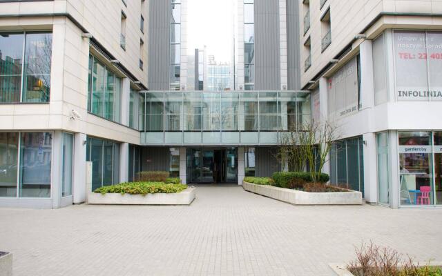 Апартаменты Goodnight Warsaw Business Apartment - Panska вид на фасад
