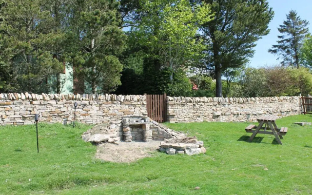 Shepherd's Hut - The Quirky Quarry