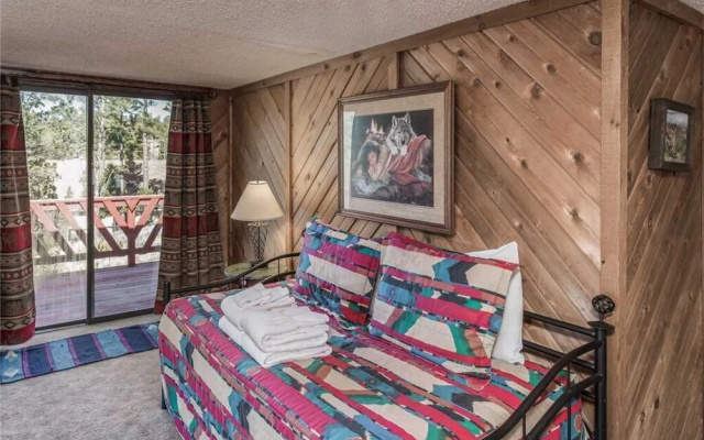 Plaid House - Three Bedroom Cabin
