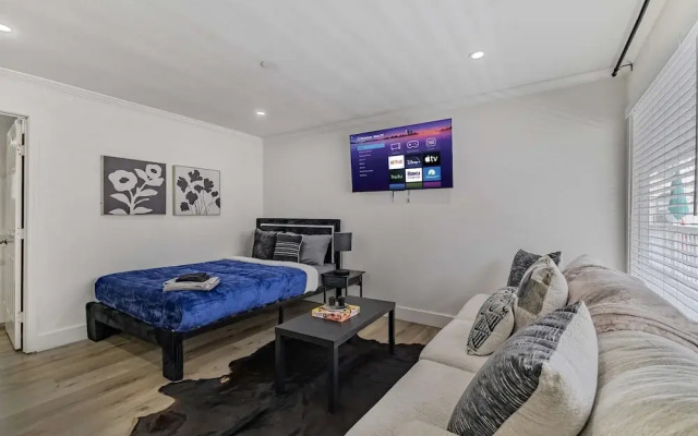 1BD Montrose Living Prime Location Comfy Beds