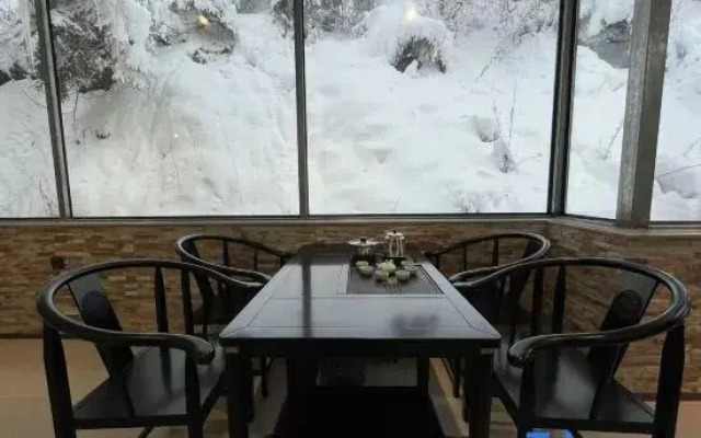 Snow Town Snow Mountain Snow Hotel