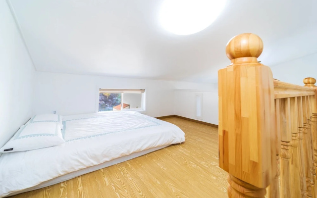 Hyovely House