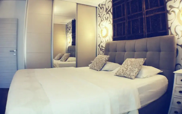 City Apartment near Å½njan Beach
