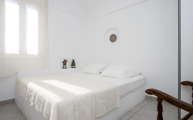 Cleopatra Seaside Homes Paros