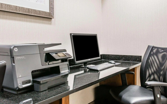 Quality Inn & Suites Warren - Detroit