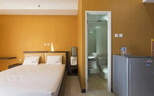 RedDoorz Apartment @ Seasons City