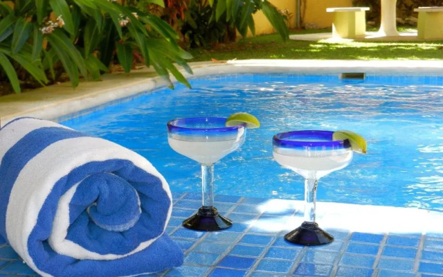 La Buena Vida Suites