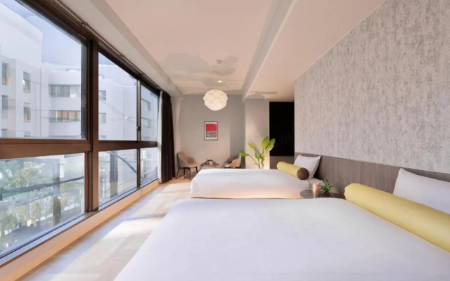 MINAMISENBA Crystal Hotel