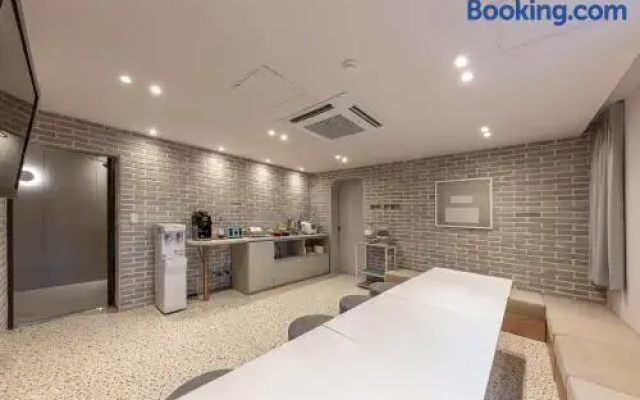 Brown-Dot Hotel Dongchon Amusement Park