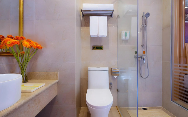 Vienna Hotel （Shenzhen Bantian Guangyayuan Station）