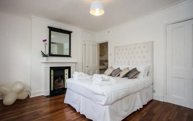 Stunning 3 Bedroom House in Clapham Manor