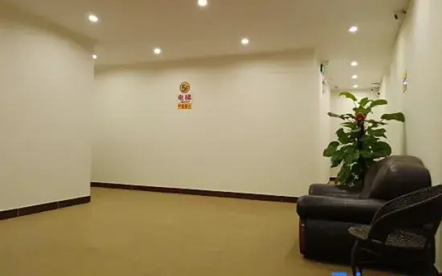 West Shenzhen Hotel (Songgang International Amber Trading Market, Bao'an)