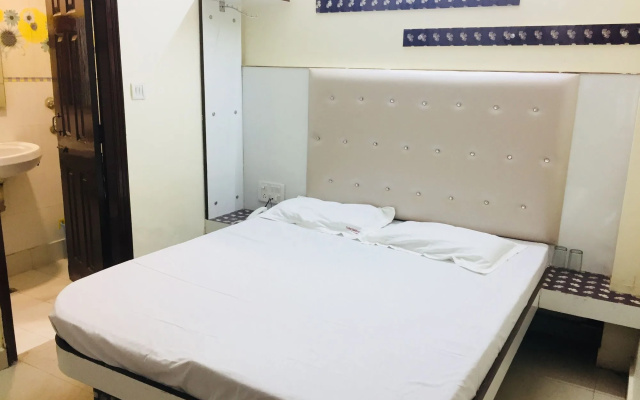 Hotel Tushar Continental