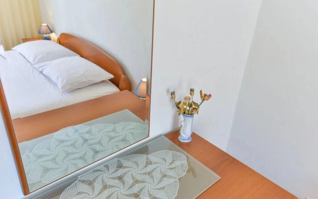 Beachfront Apartment Liveri 5