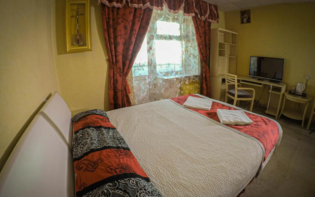 LG Tour & Hostel