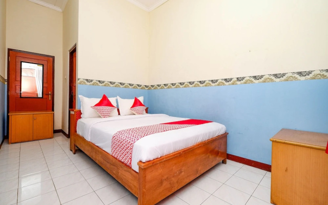 OYO 2403 Hotel Bip