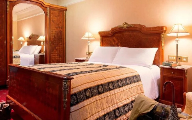 Arbutus Lodge