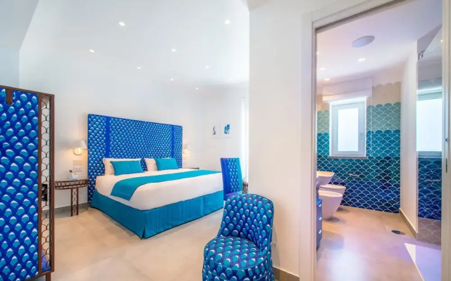 Beachfront Villa Sorrento & private sea access