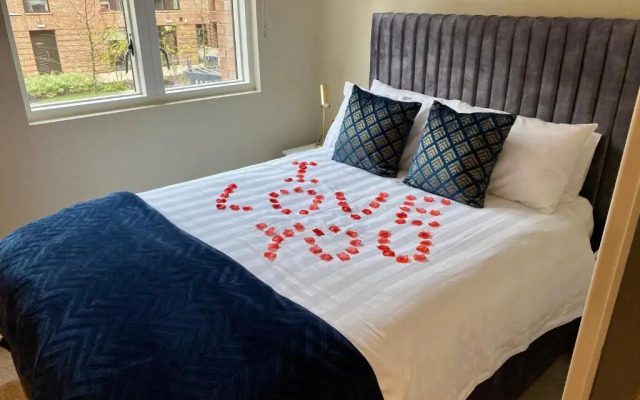 City Centre Luxury studio apartment suite with garden view