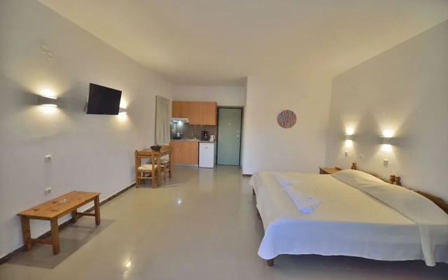 Reina Apartments