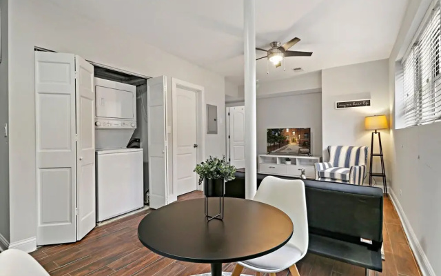 Delightful 1BR - Ashland BW