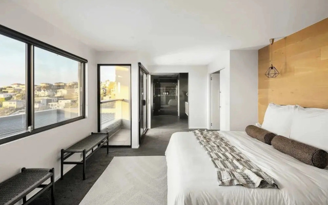 Valora Luxury By The Bay