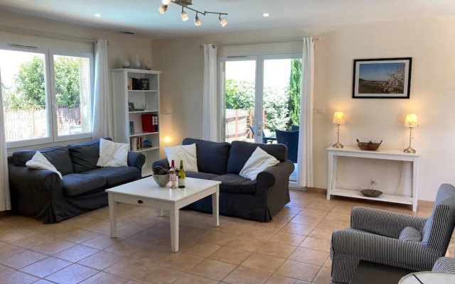 Comfortable Villa With Jacuzzi