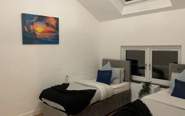 Inviting 2-bed, Sleeps 5
