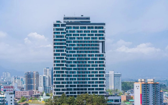 Sokcho I Park Suite Hotel and Resort