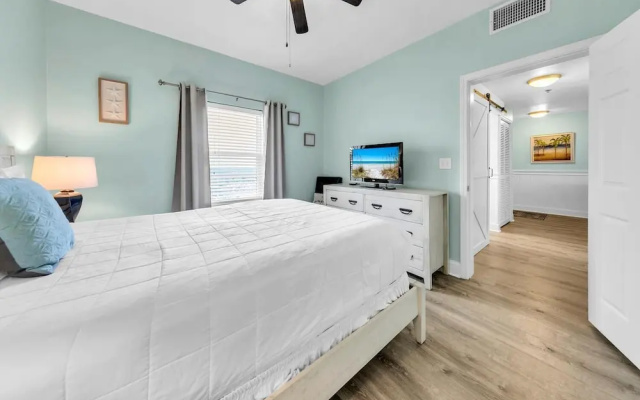 Laketown Wharf 1326
