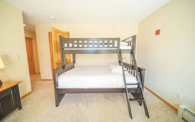 Gateway Lodge 5089
