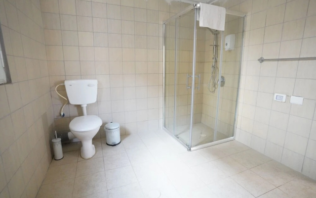 YalaRent Afarsemon APT complex with pool