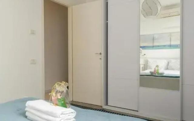 Sea View Apartment