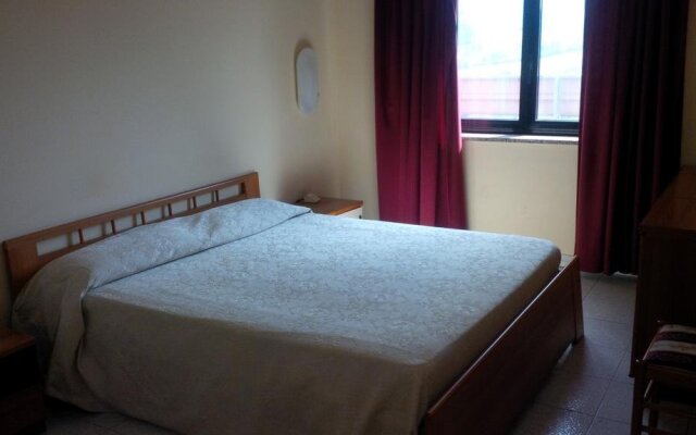 Hotel Duranti Озимо комната для гостей