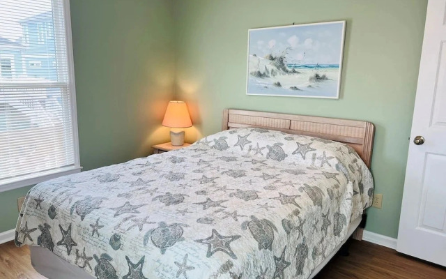 Tradewinds 4 Bedroom Home by RedAwning