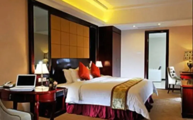 Vienna International Hotel (Shenzhen Shuanglong Subway Station)