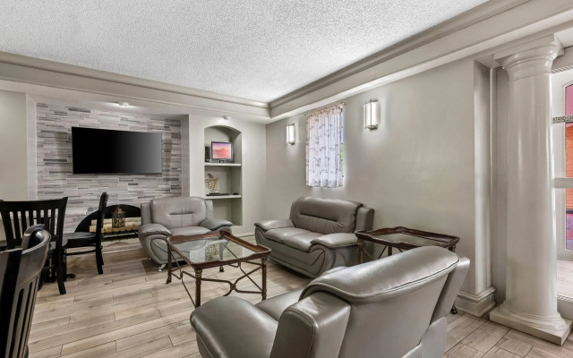Days Inn by Wyndham Birmingham/West